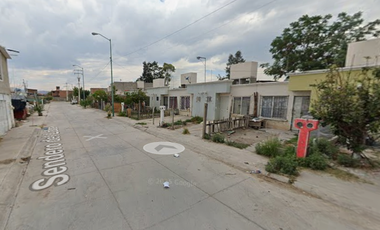 ¡Excelente oportunidad de adquirir esta casa en venta de remate bancario!( ya con posesión - lista para firmar y entregar )