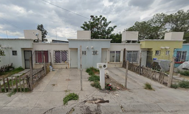 ¡Excelente oportunidad de adquirir esta casa en venta de remate bancario!( ya con posesión - lista para firmar y entregar )