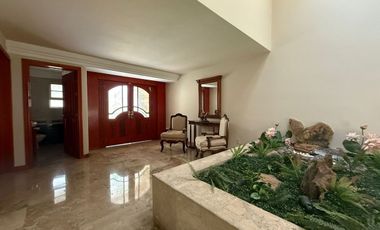 CASA EN RENTA EN VALLE REAL