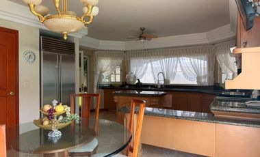 CASA EN RENTA EN VALLE REAL