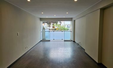 ¡Venta Dpto. 1er. Piso. 144 m², 03 Dorm. 2 Cocheras y 1 Deposito!