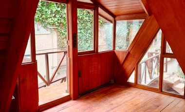 Chalet de madera en Barrio San Francisco | Condominio exclusivo (3 casas) | Jardín + terraza + balcón