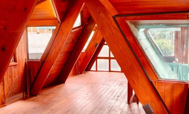 Chalet de madera en Barrio San Francisco | Condominio exclusivo (3 casas) | Jardín + terraza + balcón