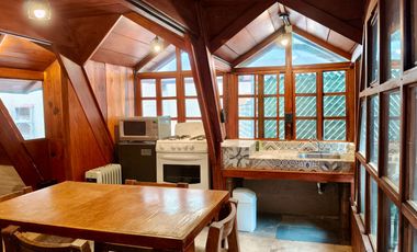 Chalet de madera en Barrio San Francisco | Condominio exclusivo (3 casas) | Jardín + terraza + balcón