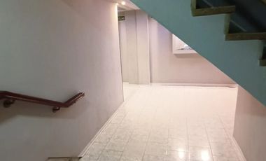 SE VENDE DPTO 2 DORM. EN CALLE SAN JERONIMO 351- PISO 4 -DPTO B-CENTRO
