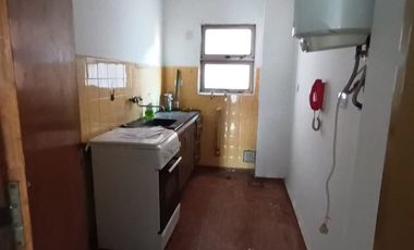 SE VENDE DPTO 2 DORM. EN CALLE SAN JERONIMO 351- PISO 4 -DPTO B-CENTRO