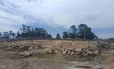 Se vende terreno rellenado y compactado cerca del mar