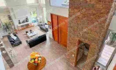 Casa Exclusiva las palmas, cerca al mall indiana