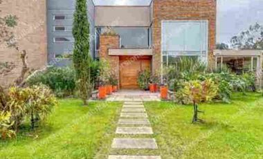 Casa Exclusiva las palmas, cerca al mall indiana