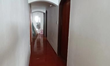 SE VENDE HERMOSA CASA -3 DORM, PISCINA Y DEP-CALLE ROQUE FUNES 1400, CBA.-