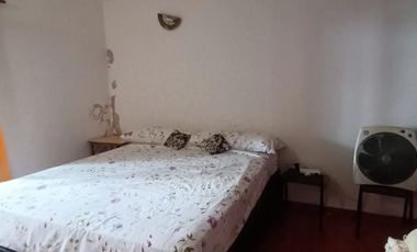 SE VENDE HERMOSA CASA -3 DORM, PISCINA Y DEP-CALLE ROQUE FUNES 1400, CBA.-