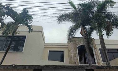 Se vende mansión en Urbanización Privada Las Riberas