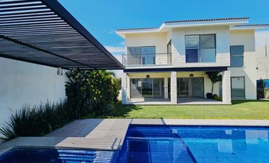 Casa Paraíso Country 130, E.Zapata️