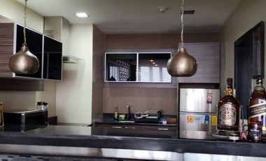 Suite amoblada de venta en Torres Colón, 1 parqueo, Norte de Guayaquil.