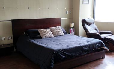 Suite amoblada de venta en Torres Colón, 1 parqueo, Norte de Guayaquil.