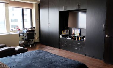 Suite amoblada de venta en Torres Colón, 1 parqueo, Norte de Guayaquil.