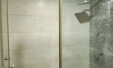 Suite amoblada de venta en Torres Colón, 1 parqueo, Norte de Guayaquil.