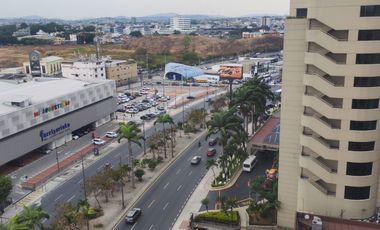 Suite amoblada de venta en Torres Colón, 1 parqueo, Norte de Guayaquil.