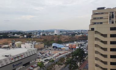 Suite amoblada de venta en Torres Colón, 1 parqueo, Norte de Guayaquil.