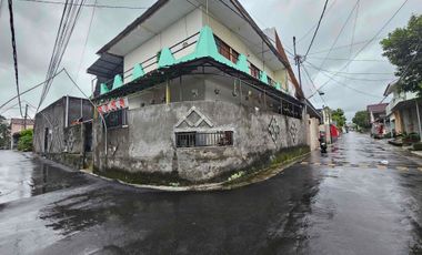 Dijual Kost Jogja 25 Kamar SHM Dekat Kampus UII Jalan Kaliurang km 14 di Umbulmartani Ngemplak Sleman Yogyakarta