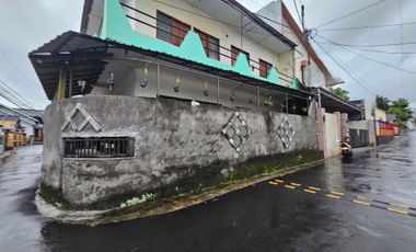 Dijual Kost Jogja 25 Kamar SHM Dekat Kampus UII Jalan Kaliurang km 14 di Umbulmartani Ngemplak Sleman Yogyakarta