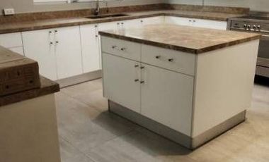 500 sqm Well Maintained 4BR House in Makati Accessible to Makati CBD & BGC