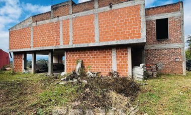 Casa en venta frente a Fraccionamiento La Orduña- 2,500 m2 de Terreno