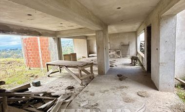 Casa en venta frente a Fraccionamiento La Orduña- 2,500 m2 de Terreno