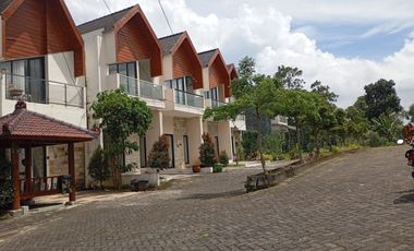 rumah konsep villa di kota Batu