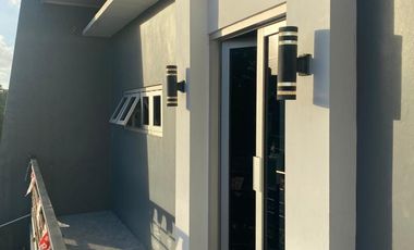 Dijual rumah dan ruko 2 lantai lokasi strategis di tengah kota Yogyakarta ( Pas Perempatan Jl. Babaran dan Jl. Glagahsari)