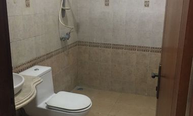 Disewa Rumah 3 Lantai Semi Furnished Siap Huni Lokasi di Batununggal Bandung