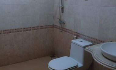 Disewa Rumah 3 Lantai Semi Furnished Siap Huni Lokasi di Batununggal Bandung