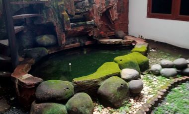 Disewa Rumah 3 Lantai Semi Furnished Siap Huni Lokasi di Batununggal Bandung