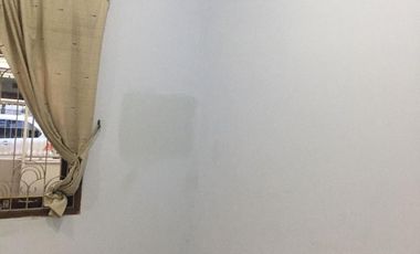 Disewa Rumah 3 Lantai Semi Furnished Siap Huni Lokasi di Batununggal Bandung