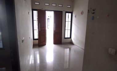 Take Over Rmh dkt Alun alun GDC Depok 83JT di Cluster Tharin Residence 1