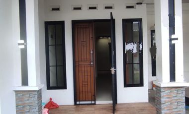 Take Over Rmh dkt Alun alun GDC Depok 83JT di Cluster Tharin Residence 1