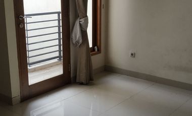 Disewajan Rumah tinggal 4+1 kt di GRIYA LOKA, BSD - dekat stasiun dan akses tol