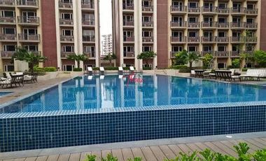 BALCONY CONDO WITH CITY VIEW | SMART TV + NETFLIX | WI-FI READY | BALMORAL PLACE