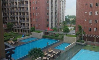 BALCONY CONDO WITH CITY VIEW | SMART TV + NETFLIX | WI-FI READY | BALMORAL PLACE