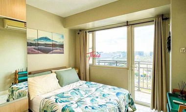BALCONY CONDO WITH CITY VIEW | SMART TV + NETFLIX | WI-FI READY | BALMORAL PLACE