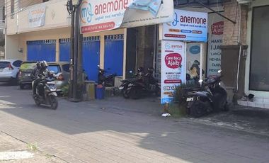 FOR SALE – 3-STOREY SHOP-HOUSE (RUKO) – STRATEGIC LOCATION, SESATAN, DENPASAR