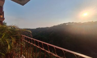 AGRADABLE DEPARTAMENTO CON ESPECTACULAR VISTA A BARRANCA DE TECOLOTE CUERNAVACA