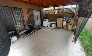 Casa Sólida De Dos Pisos, Villa Portal Del Abrazo, Maipú.