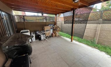 Casa Sólida De Dos Pisos, Villa Portal Del Abrazo, Maipú.