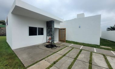 CASA CON ALBERCA EN MORELOS