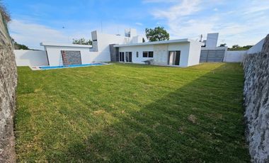 CASA CON ALBERCA EN MORELOS