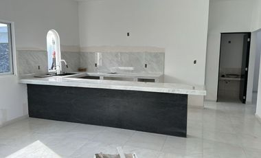 CASA CON ALBERCA EN MORELOS