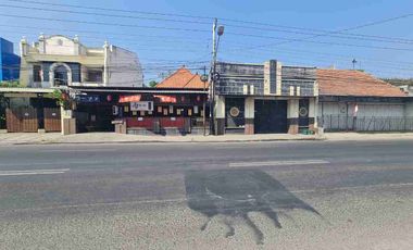 Rumah Lawas Strategis Hitung Tanah di Jalan Dr.rajiman Laweyan.