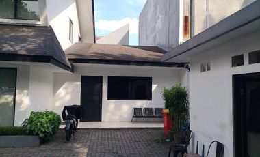DISEWAKAN RUMAH DI AREA PREMIUM PAKUBUWONO