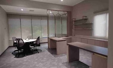 Bangunan rumah kantor mewah di Pakubuwono